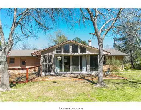 303 Brookside Dr, Bryan, TX 77801 photo 17