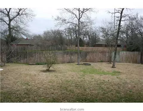 3704 Williams Trace Dr, Bryan, TX 77808 photo 2