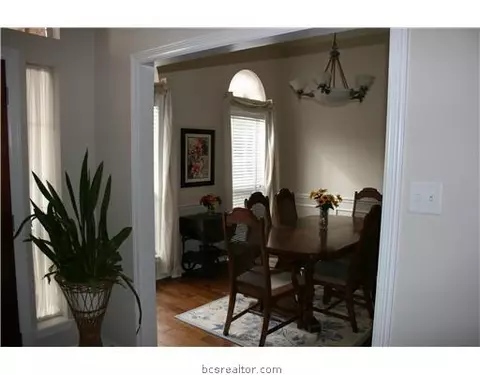 3704 Williams Trace Dr, Bryan, TX 77808 photo 9