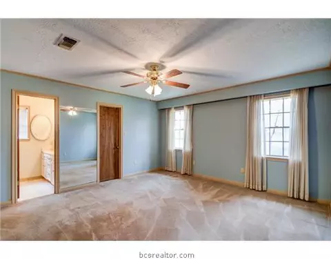 3810 Windridge Dr, Bryan, TX 77802 photo 11
