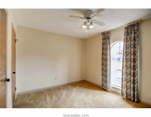 3810 Windridge Dr, Bryan, TX 77802 photo 14