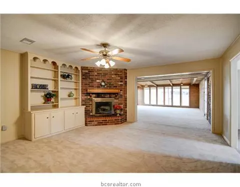 3810 Windridge Dr, Bryan, TX 77802 photo 8