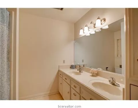 3810 Windridge Dr, Bryan, TX 77802 photo 16