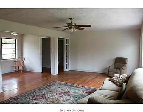409 Gilbert, Bryan, TX 77801 photo 4