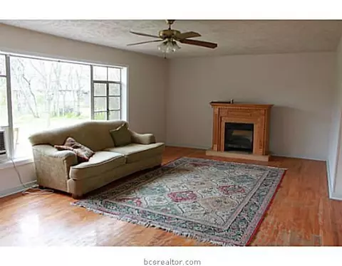 409 Gilbert, Bryan, TX 77801 photo 3