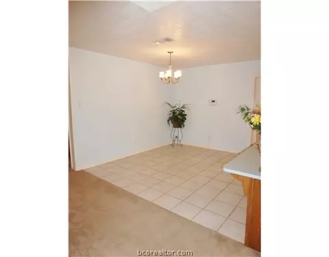 3901 Brighton Dr, Bryan, TX 77802 photo 11
