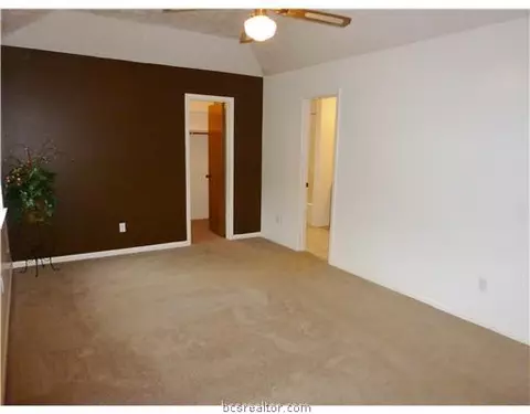 3901 Brighton Dr, Bryan, TX 77802 photo 17