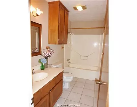 3901 Brighton Dr, Bryan, TX 77802 photo 13