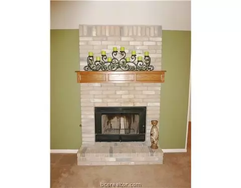 3901 Brighton Dr, Bryan, TX 77802 photo 3