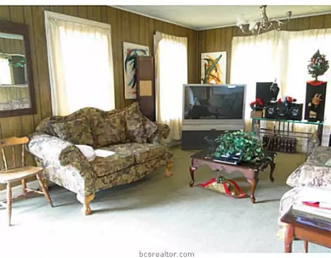 1010 E 28th St, Bryan, TX 77803 photo 2