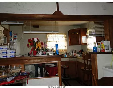 1010 E 28th St, Bryan, TX 77803 photo 6