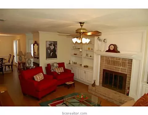 2910 Braeburn, Bryan, TX 77802 photo 5