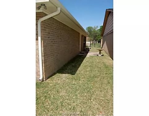 2910 Braeburn, Bryan, TX 77802 photo 25
