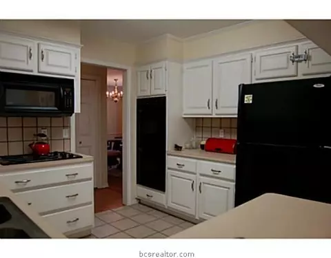 2910 Braeburn, Bryan, TX 77802 photo 10