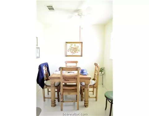 412 Tee Dr, Bryan, TX 77801 photo 3