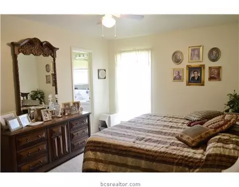 412 Tee Dr, Bryan, TX 77801 photo 9