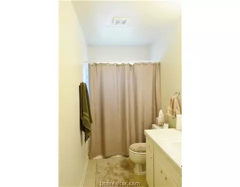 412 Tee Dr, Bryan, TX 77801 photo 8