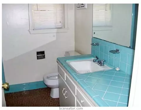 2211 Truman St, Bryan, TX 77801 photo 10