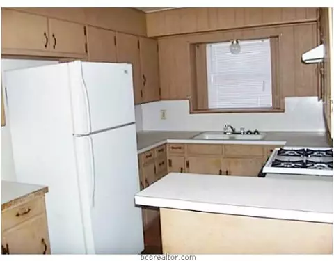 2211 Truman St, Bryan, TX 77801 photo 2