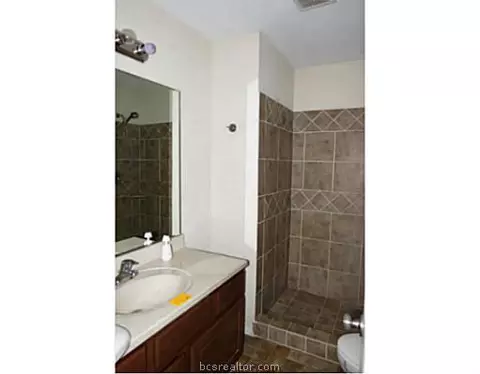 6575 J C Long Dr, Bryan, TX 77808 photo 4