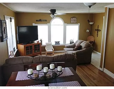 408 Oak St, Bryan, TX 77801 photo 4