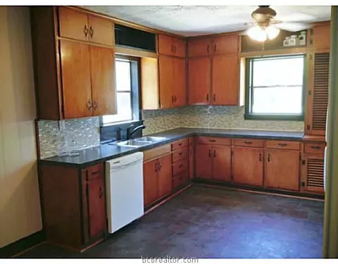408 Oak St, Bryan, TX 77801 photo 7
