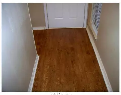 2807 Oakside Dr, Bryan, TX 77802 photo 8