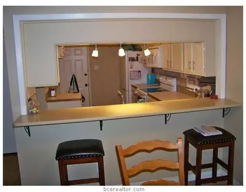 2807 Oakside Dr, Bryan, TX 77802 photo 5