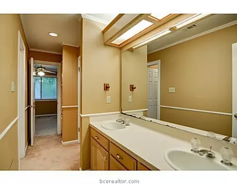 4740 Renwick Dr, Bryan, TX 77802 photo 23