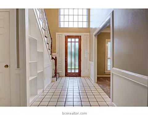4740 Renwick Dr, Bryan, TX 77802 photo 3