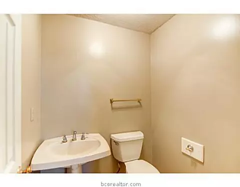 4740 Renwick Dr, Bryan, TX 77802 photo 15