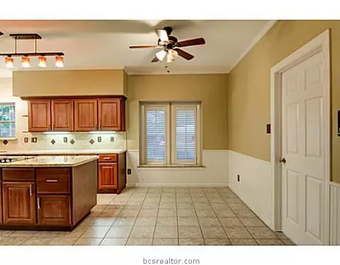 4740 Renwick Dr, Bryan, TX 77802 photo 11