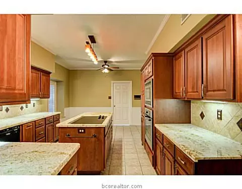4740 Renwick Dr, Bryan, TX 77802 photo 14