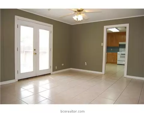 1011 East 29th St, Bryan, TX 77803 photo 3