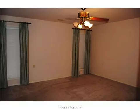 3606 Brighton Dr, Bryan, TX 77802 photo 4