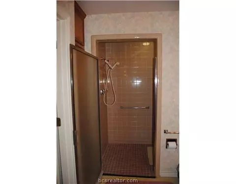 3606 Brighton Dr, Bryan, TX 77802 photo 6