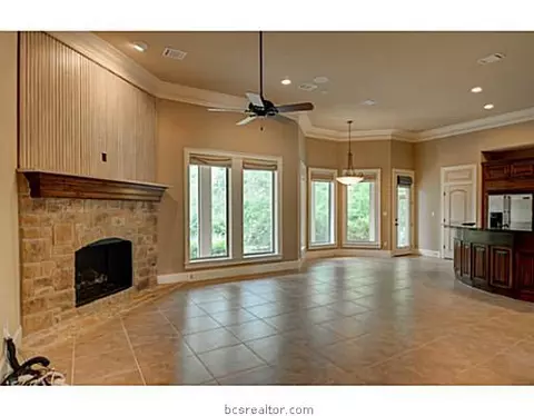 4313 Willowick Dr, Bryan, TX 77802 photo 2