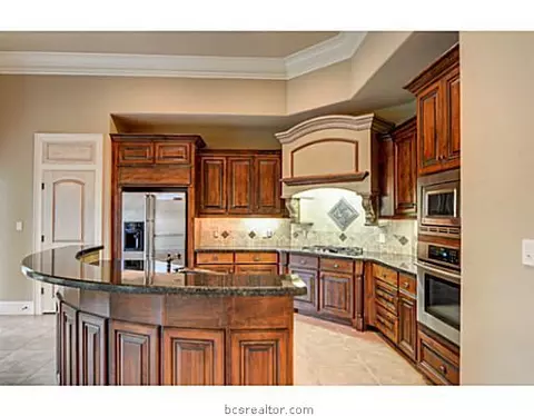 4313 Willowick Dr, Bryan, TX 77802 photo 3