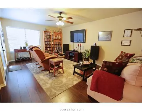 2413 Memorial Dr, Bryan, TX 77802 photo 5