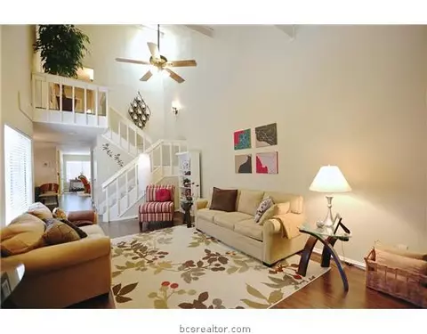 2413 Memorial Dr, Bryan, TX 77802 photo 2