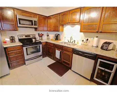 2413 Memorial Dr, Bryan, TX 77802 photo 4