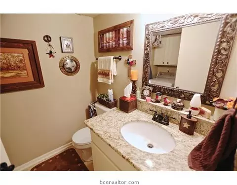 2413 Memorial Dr, Bryan, TX 77802 photo 11