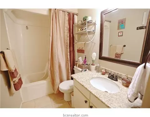 2413 Memorial Dr, Bryan, TX 77802 photo 9