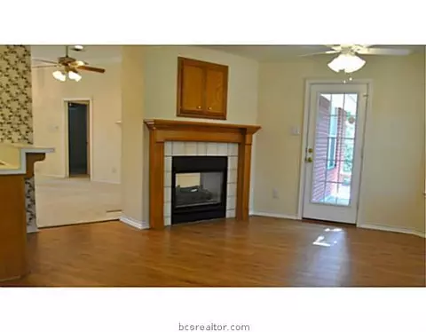 2306 Bastrop Cir, Bryan, TX 77808 photo 5