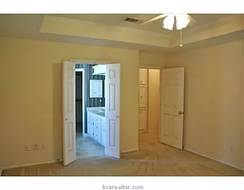2306 Bastrop Cir, Bryan, TX 77808 photo 11