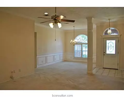 2306 Bastrop Cir, Bryan, TX 77808 photo 2