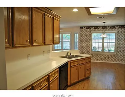 2306 Bastrop Cir, Bryan, TX 77808 photo 8