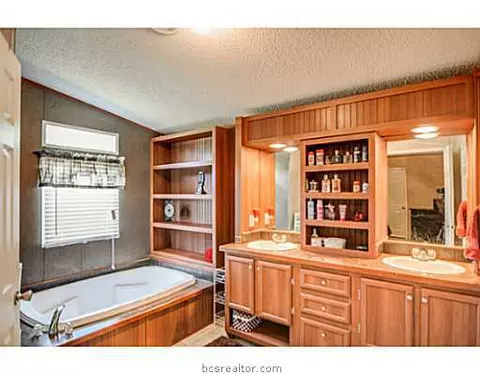 4290 Leonard Rd, Bryan, TX 77807 photo 13