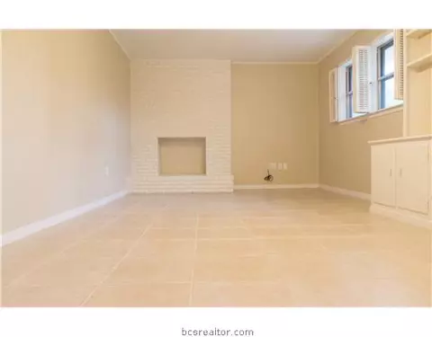 2305 Morningside Dr, Bryan, TX 77802 photo 3