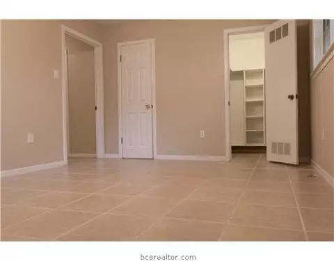 2305 Morningside Dr, Bryan, TX 77802 photo 6